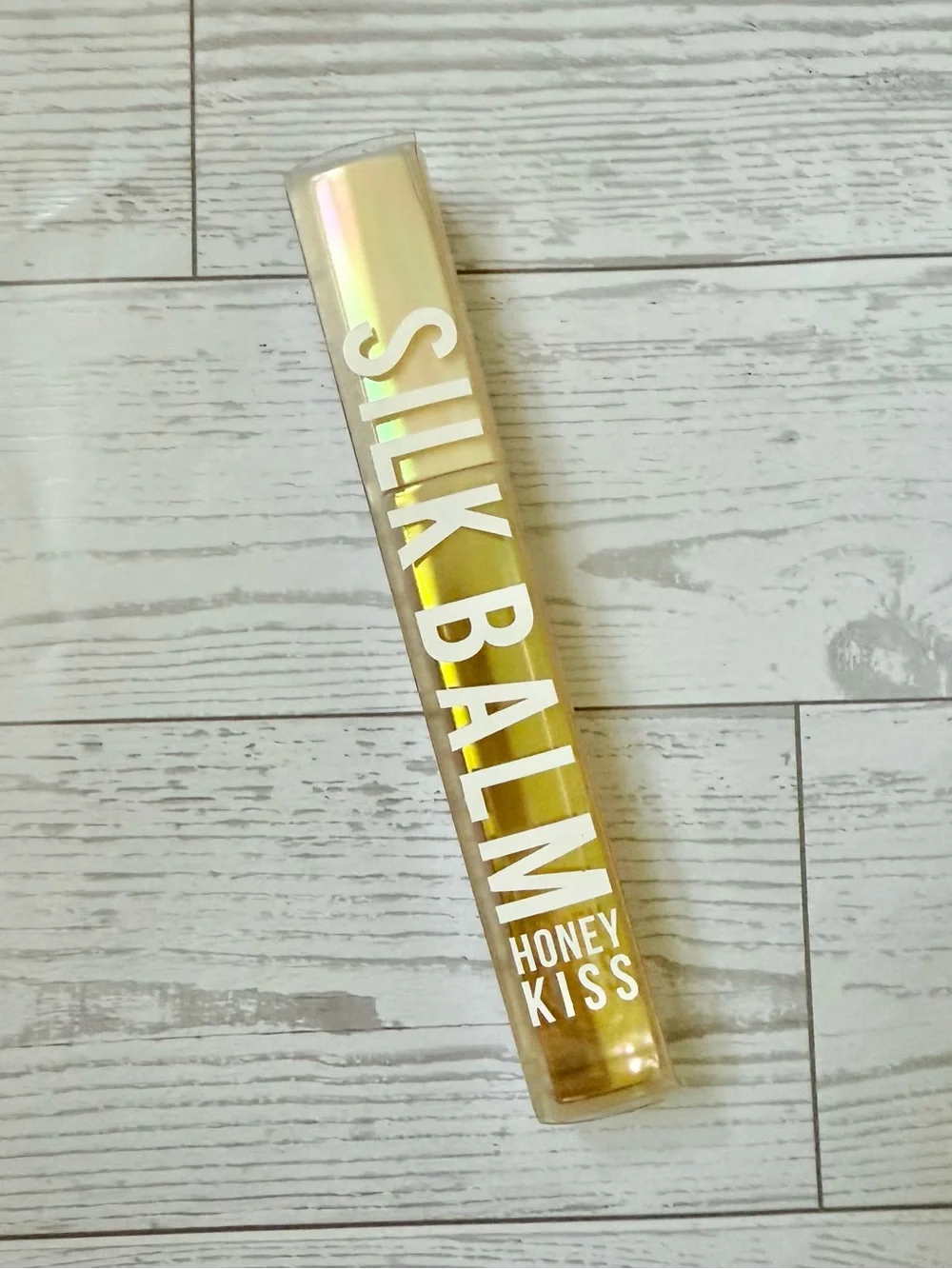 Huda Silk Balm Honey Kiss Lip Balm Queen Bee Plumping Lip Balm New in Box